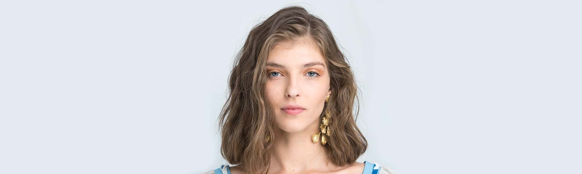 Dale otra vuelta de tuerca a los cortes de pelo del verano 2021 con los productos de fijación de L’Oréal Paris. ¡El Aceite Extraordinario Universal no puede faltar!